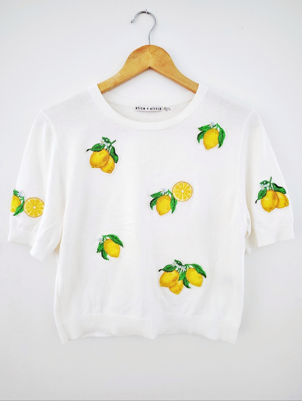 Alice + Olivia Ciara Lemon Embroidered Light Cream Colored Top Size XL
